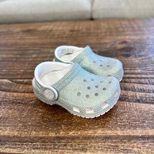 Toddler Girl’s Crocs Iridescent Glitter Clog 4c